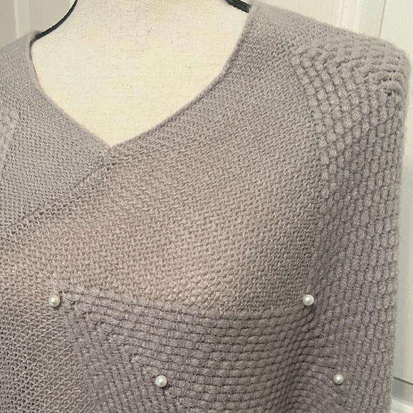 Pearl Sweater Poncho - Picture 4 of 7